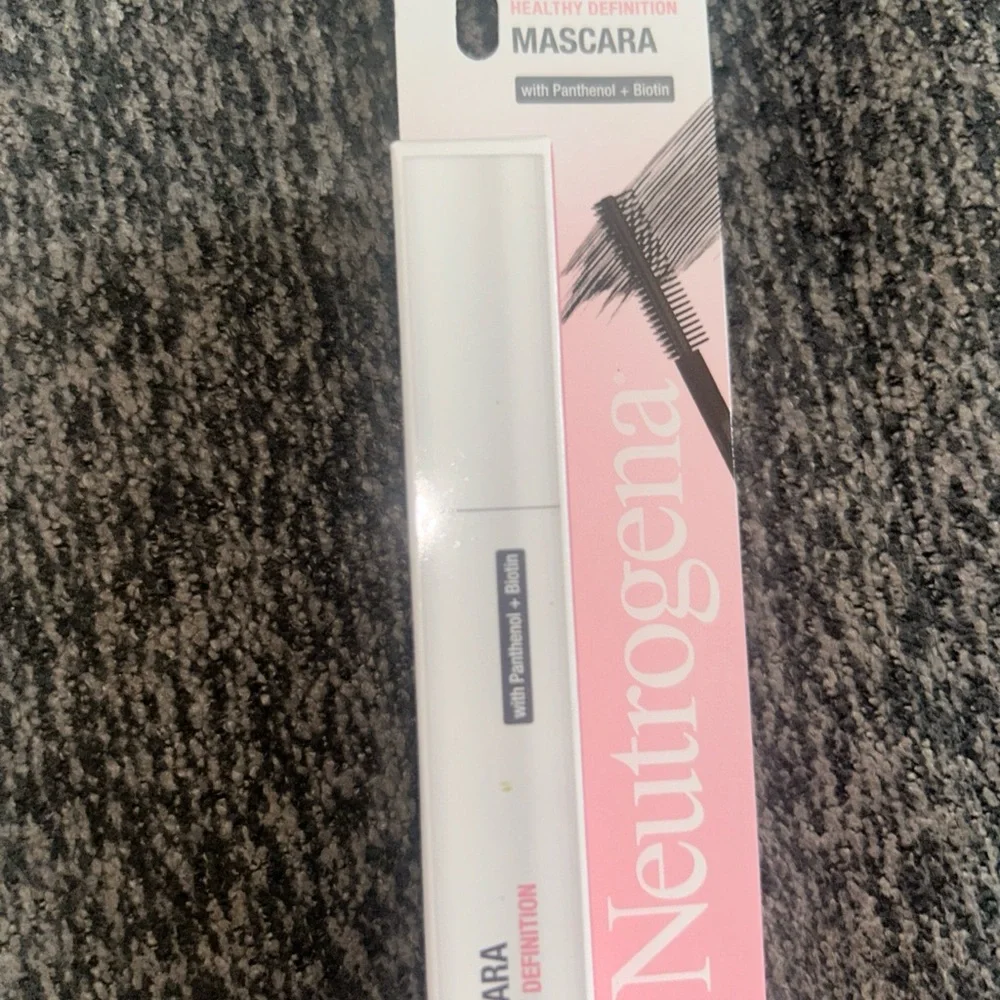Neutrogena Healthy Definition Mascara Black‎ Brown 0.27 oz Panthenol Biotin